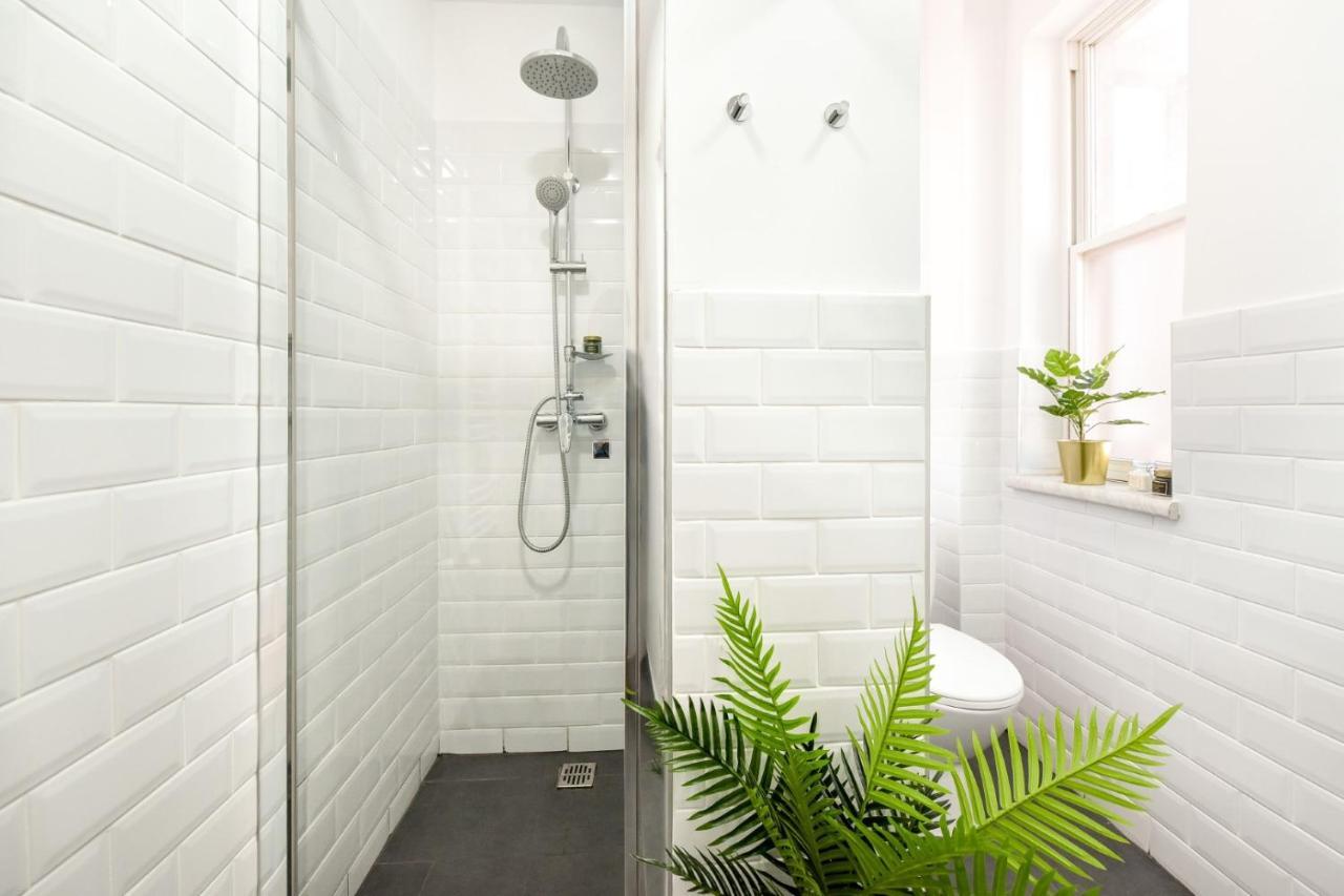Cozy 1Br Escape - Apartment With Charming Balcony Near Universitate ブカレスト エクステリア 写真