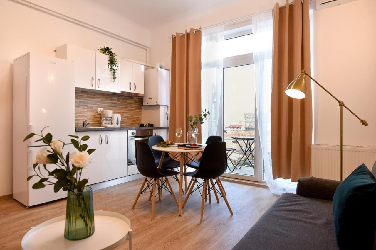 Cozy 1Br Escape - Apartment With Charming Balcony Near Universitate ブカレスト エクステリア 写真