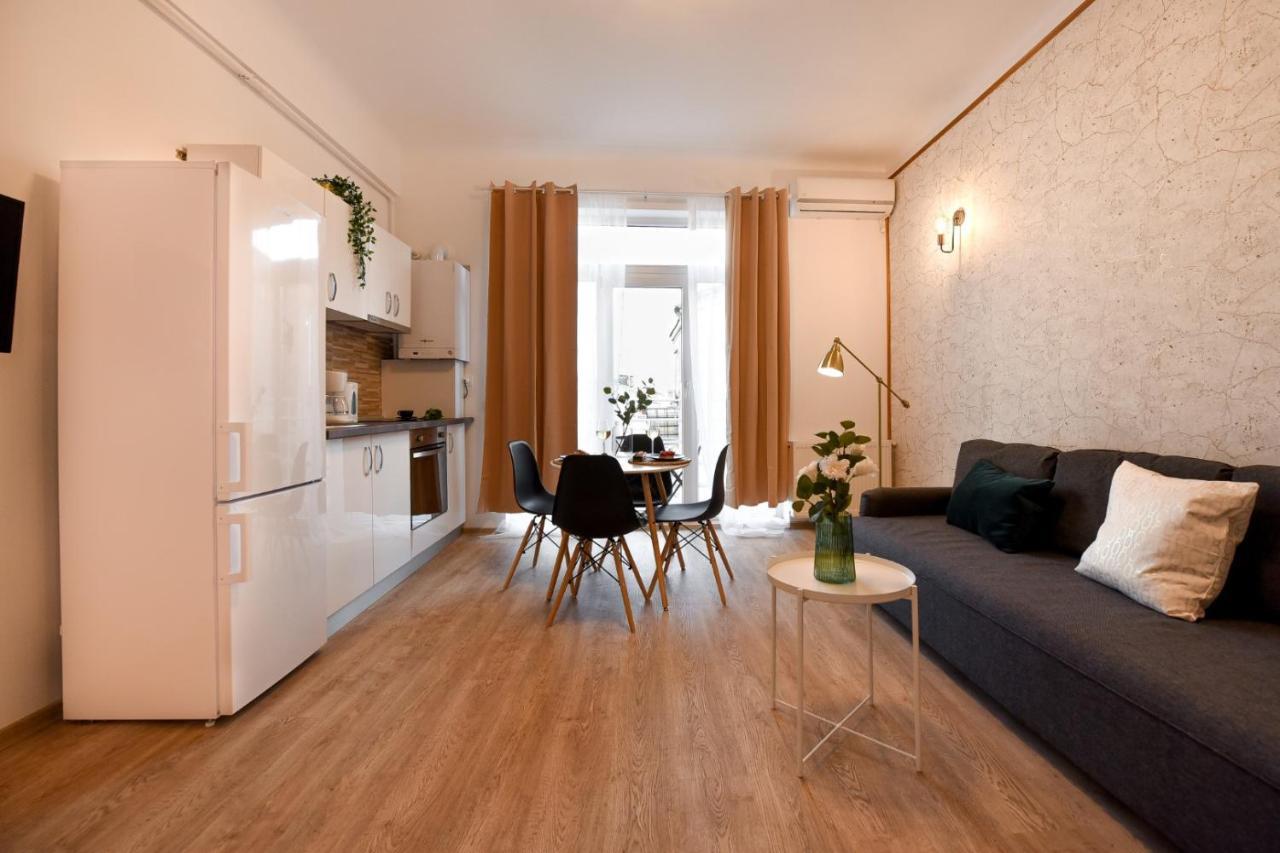Cozy 1Br Escape - Apartment With Charming Balcony Near Universitate ブカレスト エクステリア 写真